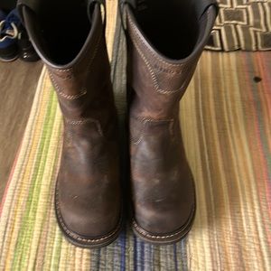 Irish settler Farmington boots never wore just tried on an excellent condition.